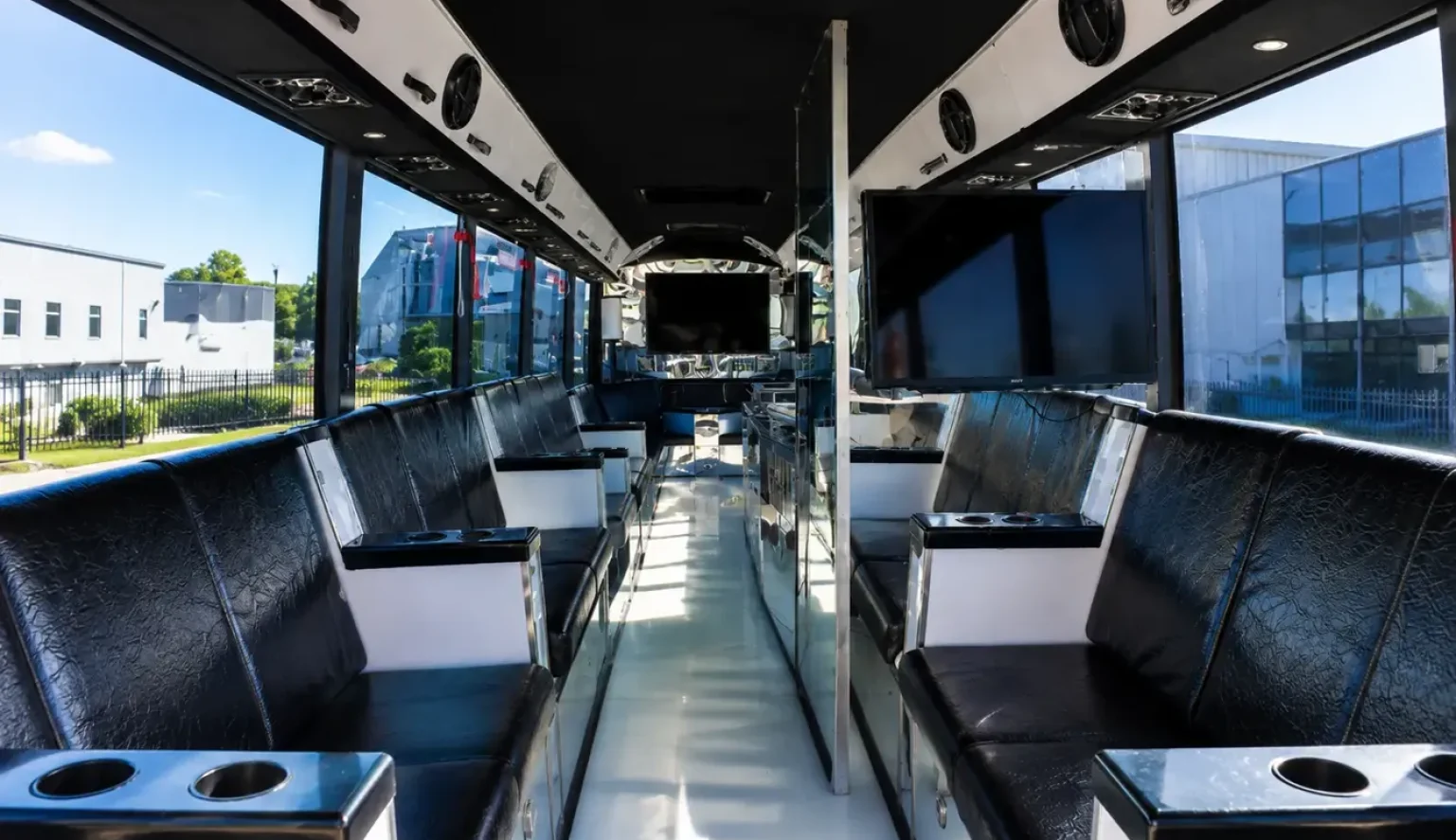 new-home-slider-day-bus-image-3